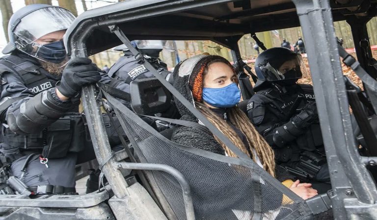 Germania, Carola Rackete arrestata