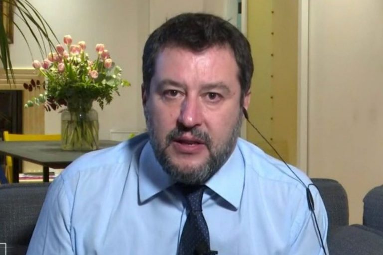 Salvini De Luca uomo piccolo