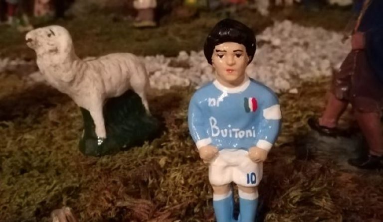 statuina del presepe di maradona