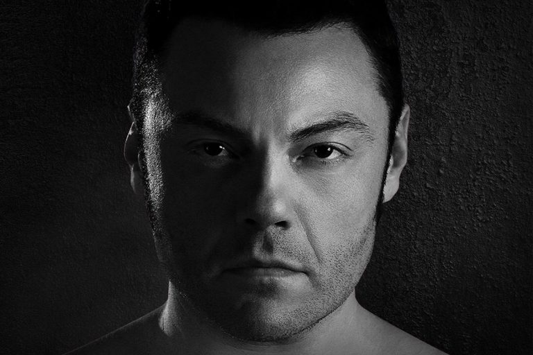 tiziano ferro a domenica in