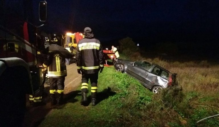 Teulada: fermato da Carabinieri, uomo tenta di investirli con la ruspa
