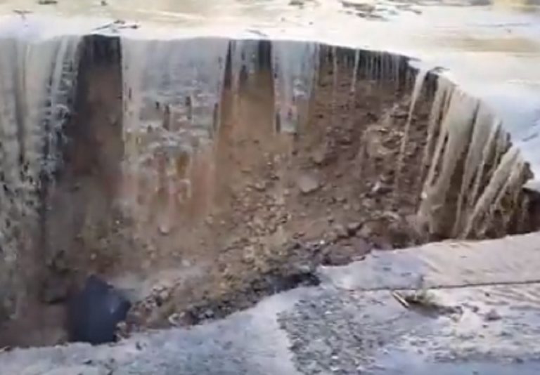 Voragine isola capo rizzuto