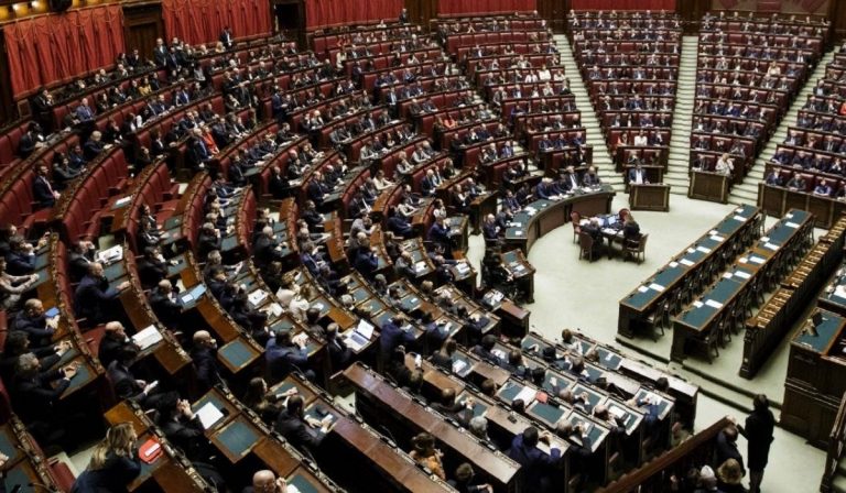 Votata fiducia decreto immigrazione