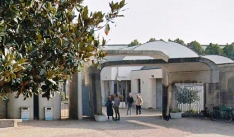 abusi su 15enne al cimitero di buccinasco
