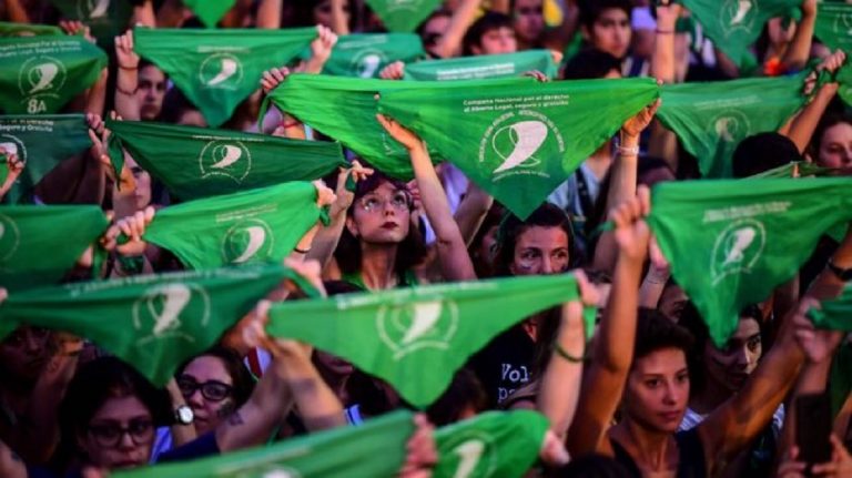 argentina-legge-aborto-approvata