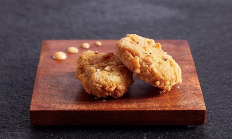 Carne di pollo creata in laboratorio, approvata la vendita a Singapore