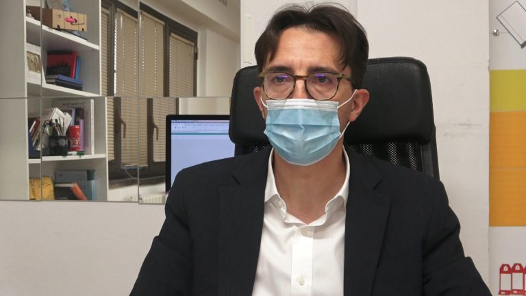 Coronavirus, caccia al test antigenico: è corsa al tampone in vista del Natale