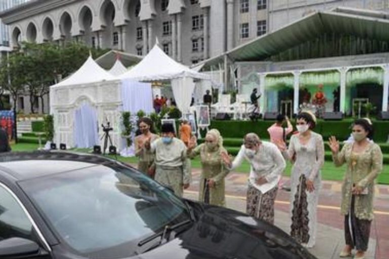 Covid Malesia 10mila matrimonio