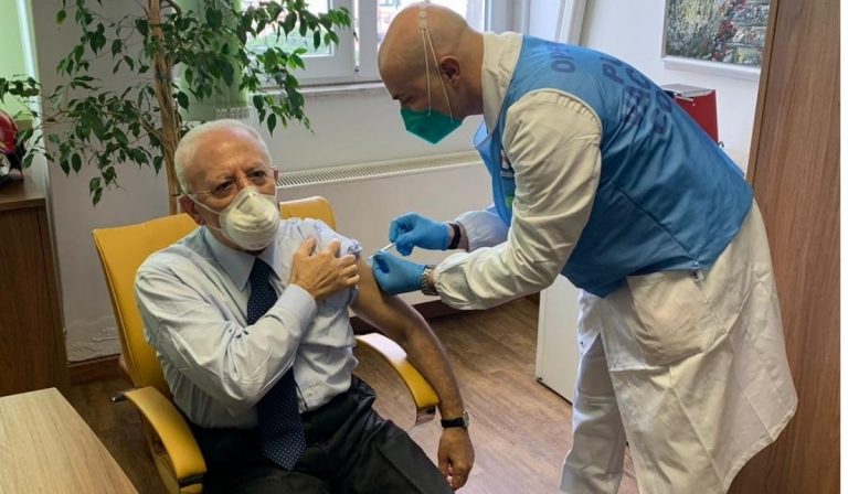 De Luca mi sono vaccinato