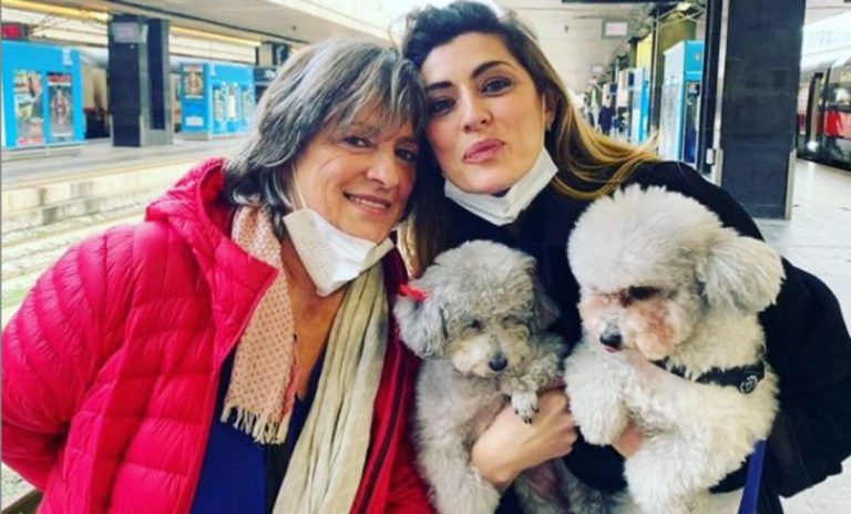 elisa isoardi con mamma irma