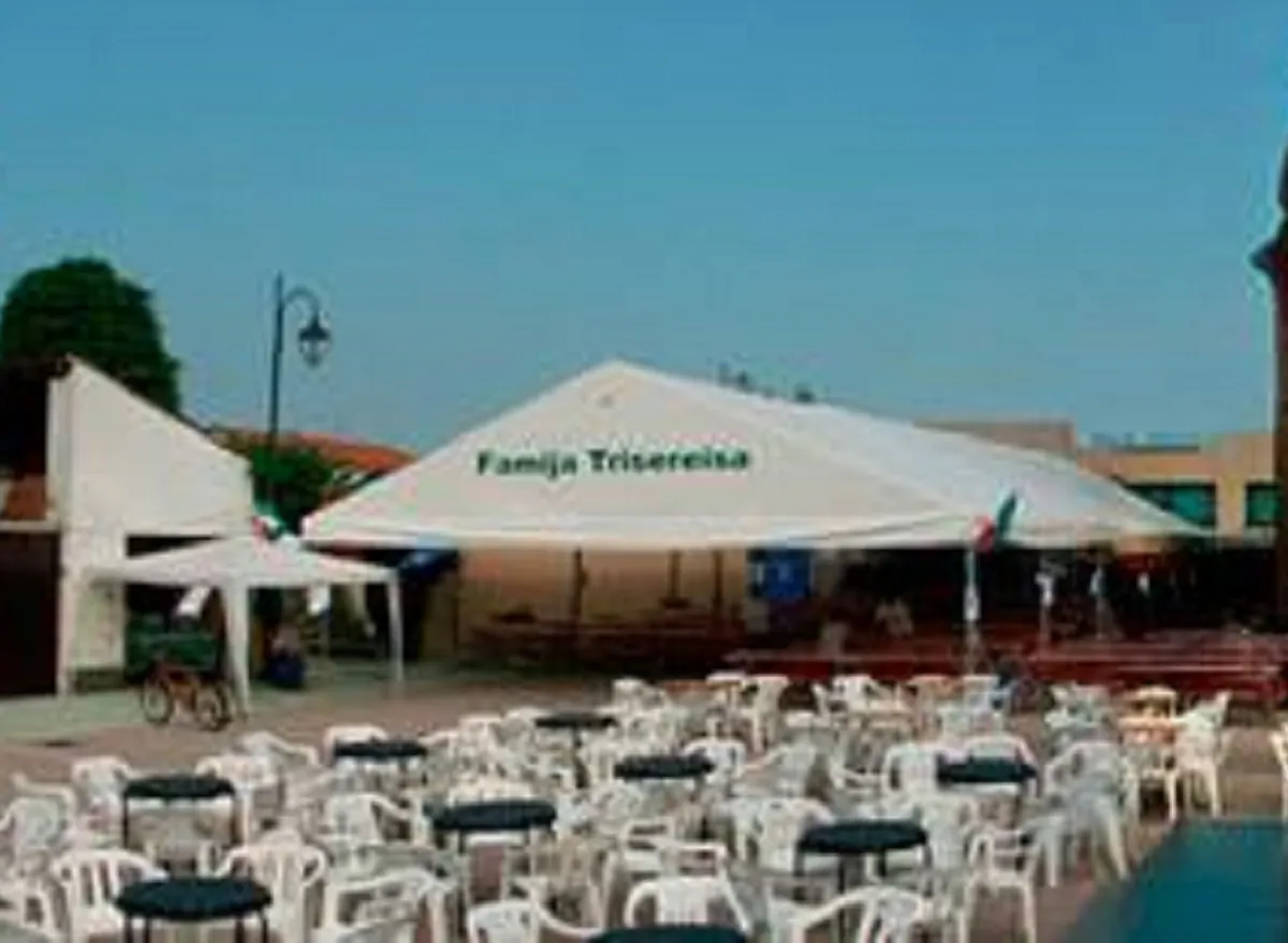 famija trisereisa