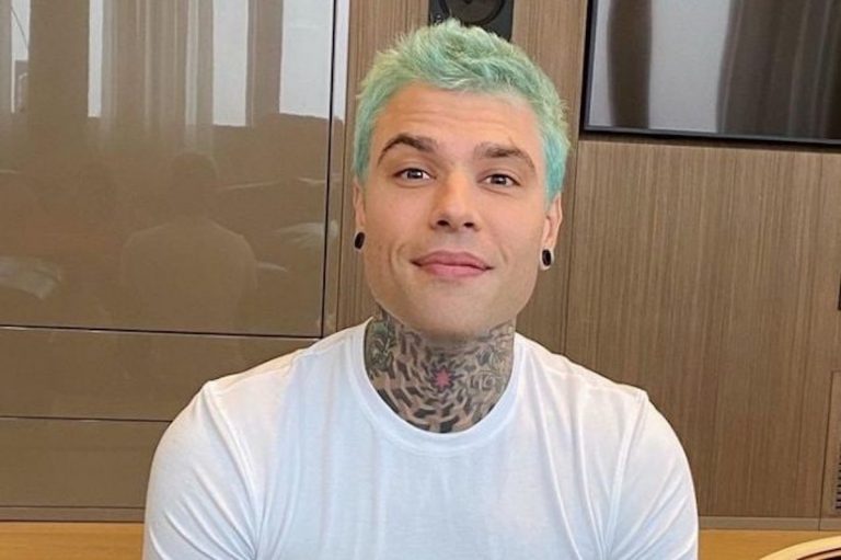 Fedez dona soldi