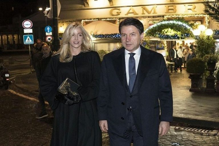 fidanzata Conte auto scorta