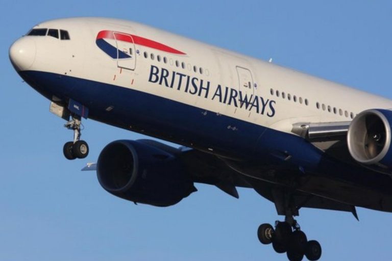 Hostess British Airways prostituisce