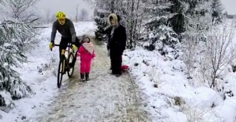 Il ciclista e la bambina