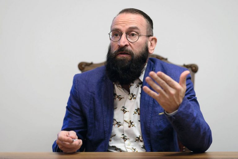 Ungheria, Szájer: orgia con 25 uomini, dimissioni per il deputato