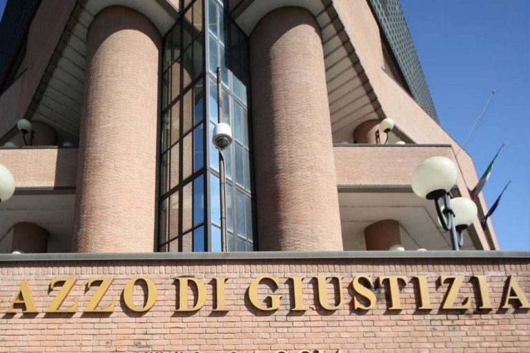 Maestra Torino tornare scuola