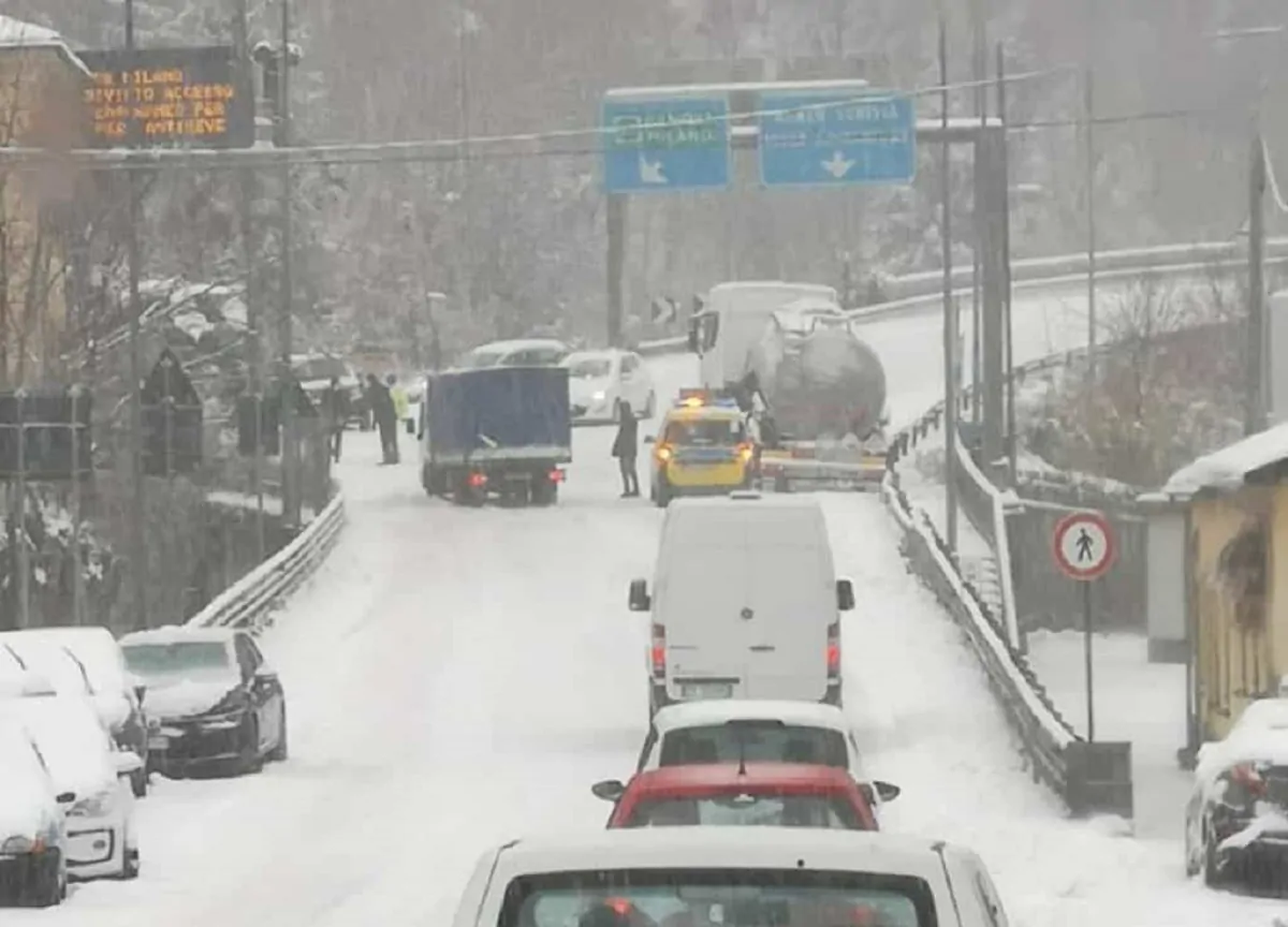 neve-liguria-traffico-bloccato