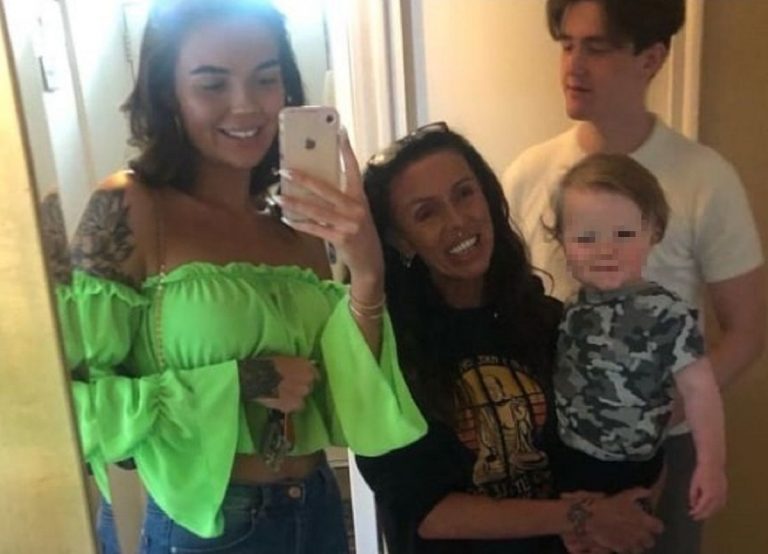 Sharon e i figli Taylor e Drew