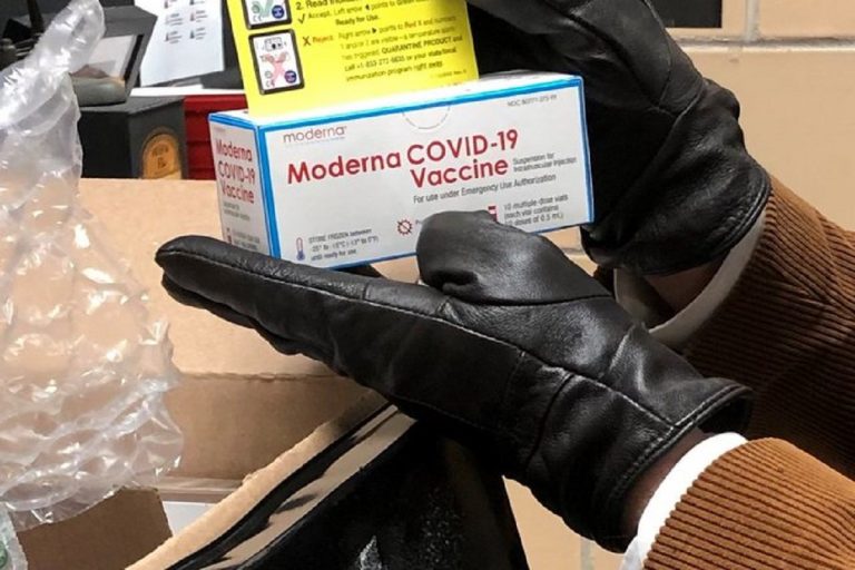 usa, partita la vaccinazione con il siero dell'azienda moderna