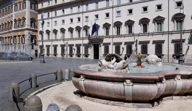 Decreti bloccati crisi di governo