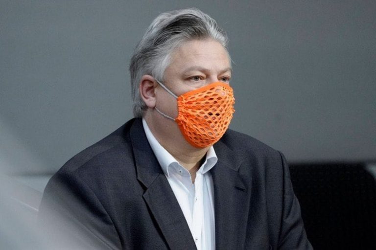 deputato negazionista