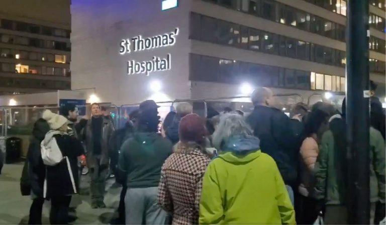 folla no mask ospedale