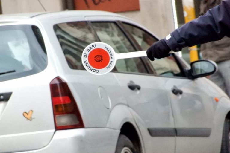 investe vigile urbano bari