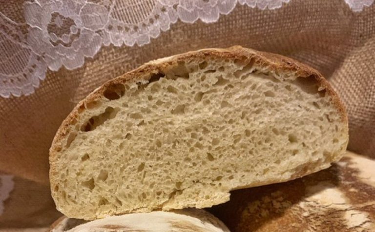 lavoratore afgano ruba pagnotta licenziato