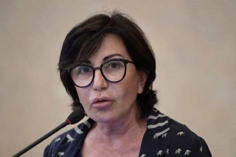 per la virologa gismondo il lockdown non è la panacea contro il covid