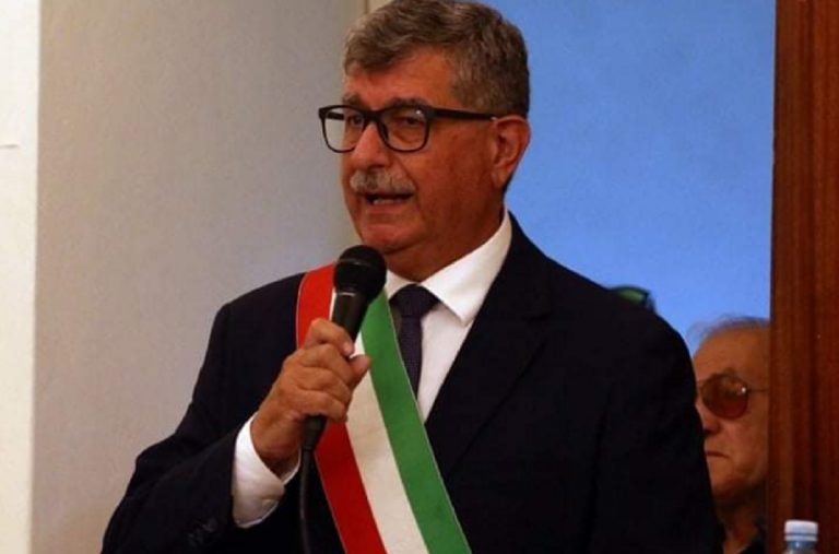 Medico sindaco morto
