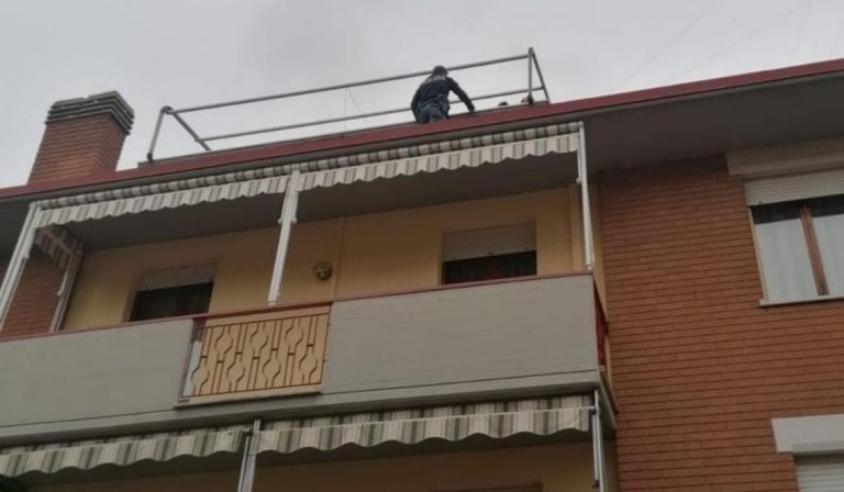 Modena anziana minaccia di suicidarsi