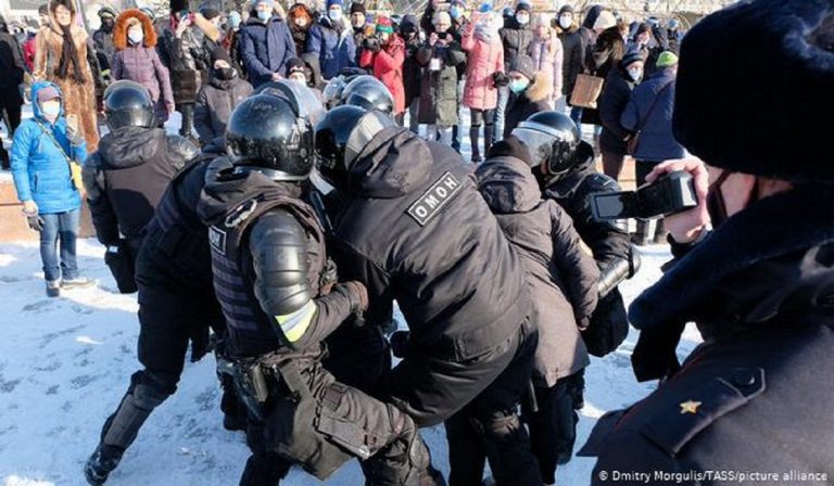 arresti in russia a seguito delle proteste a favore di navany