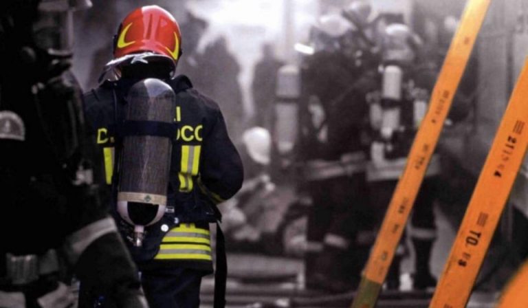 Roma balconi in fiamme botti