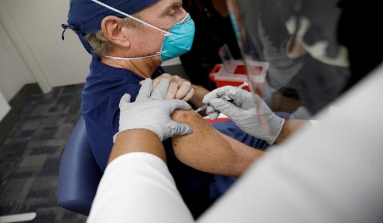 Vaccino Covid, chi rischia reazioni avverse