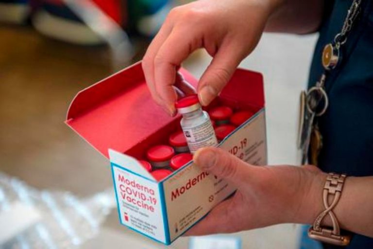 Vaccino Moderna regole distribuzione