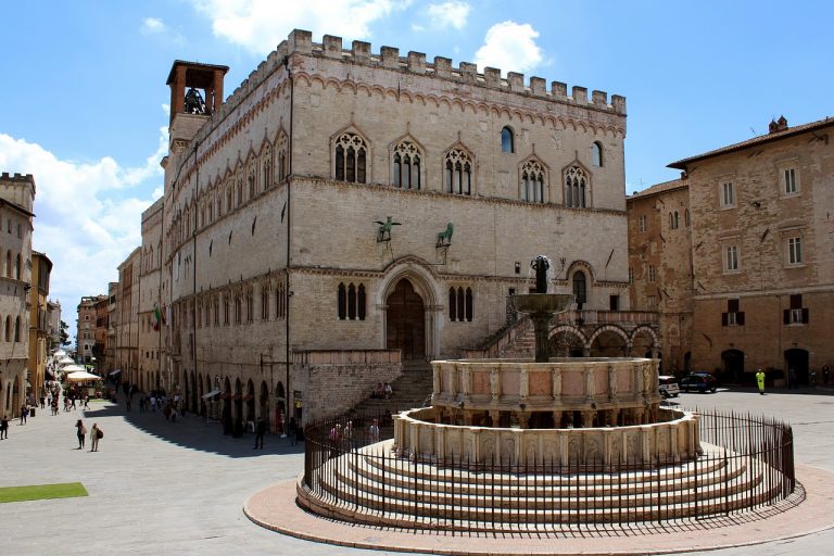 in umbria scatta l'allarme per il diffondersi delle varianti covid