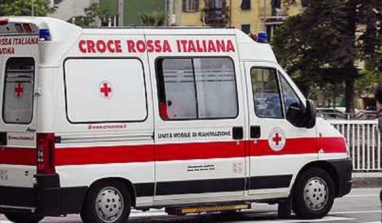 Volontarie Croce Rossa no vax: rifiutano il vaccino, sospese