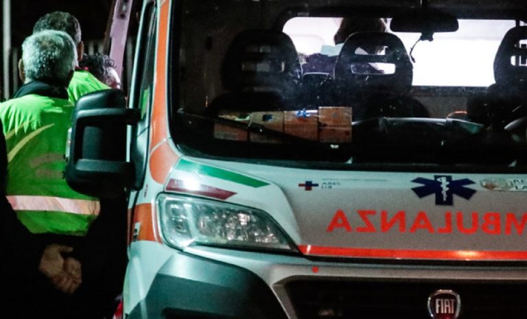 Auto contro albero Comezzano