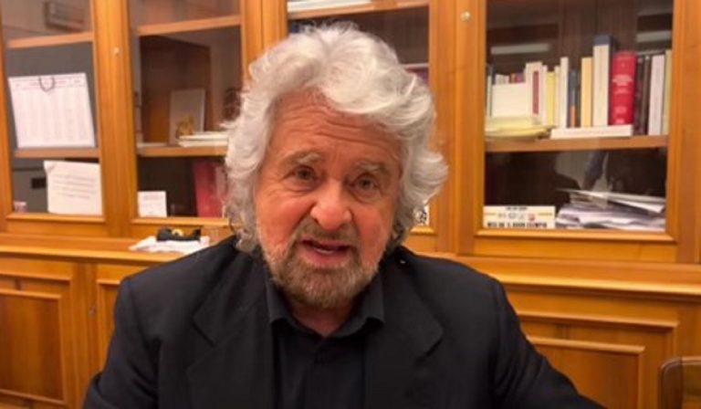beppe grillo e il messaggio all'insegna dell'evoluzione per il movimento