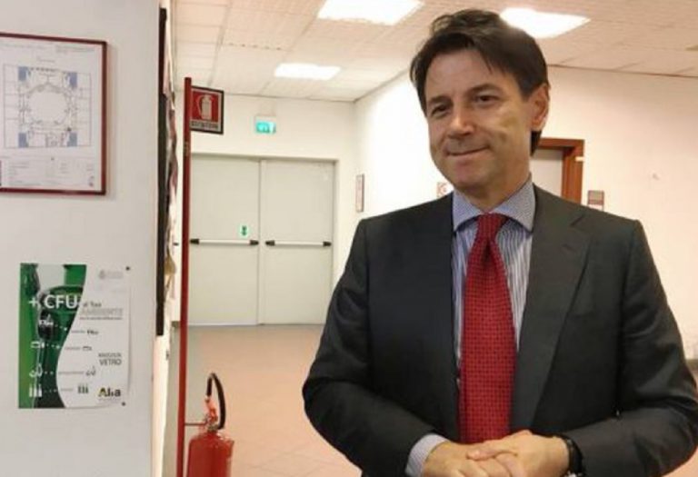 Conte università Firenze contestazioni