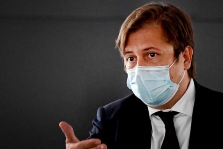 Coronavirus Sileri liberi tutti vaccini