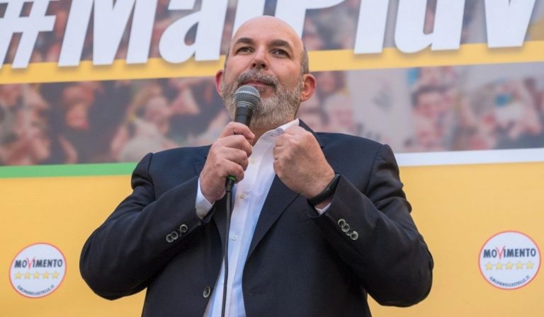 Crimi reddito di cittadinanza