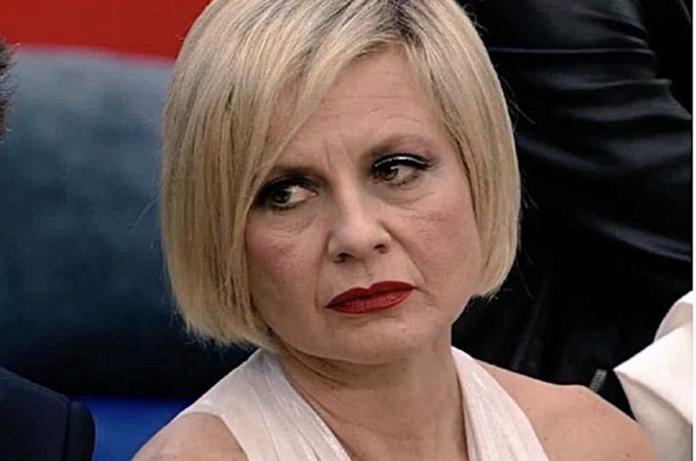 gf vip Antonella Elia fuori cast