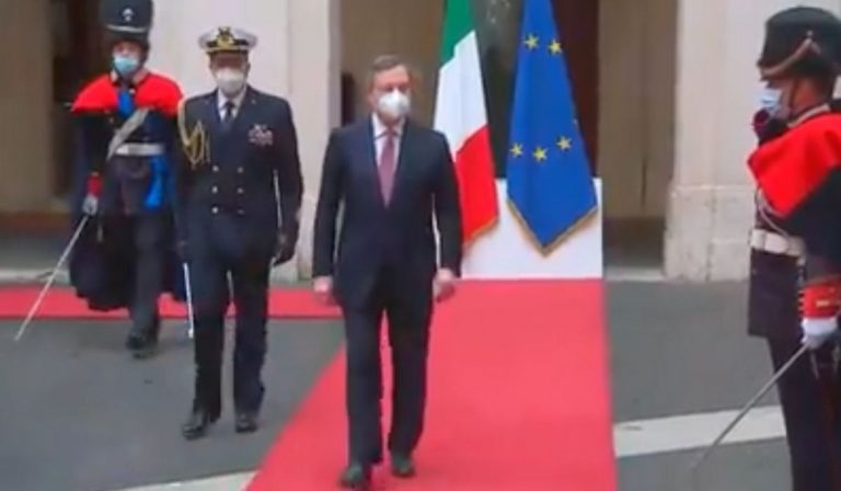 giuramento Draghi ha sbagliato cerimoniale