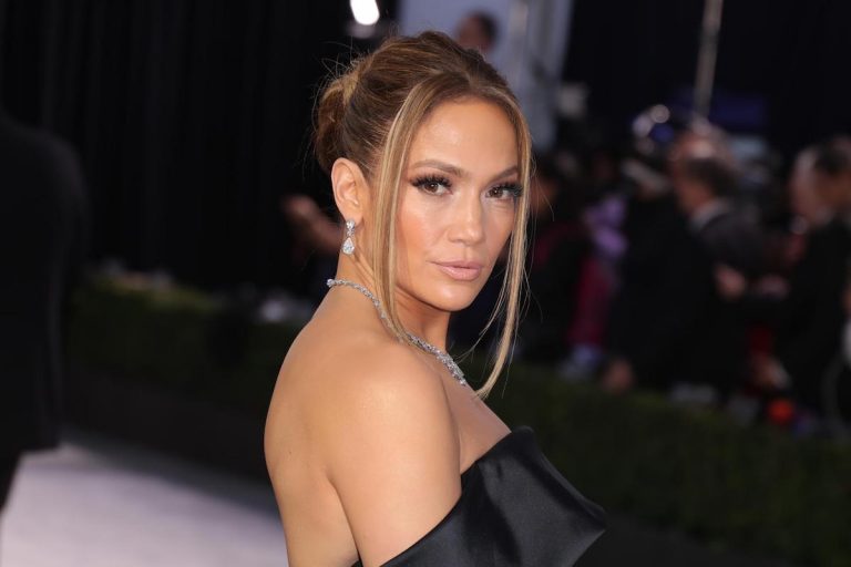 Jennifer Lopez senza trucco