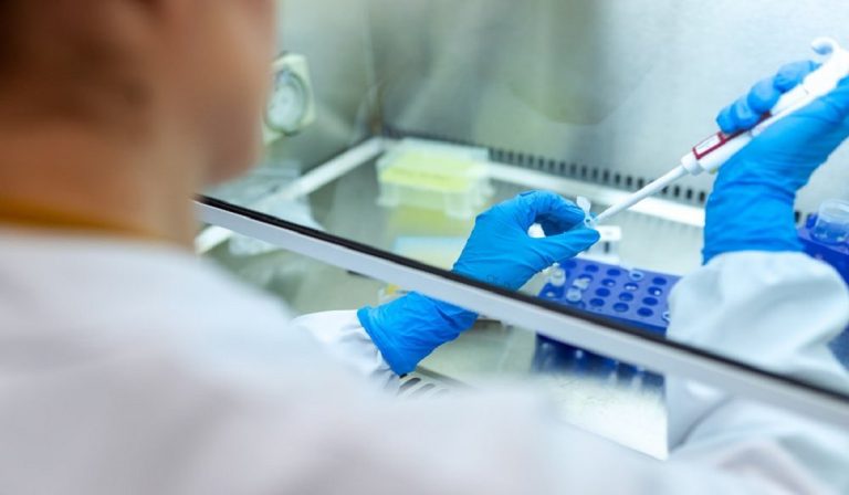 Covid e anticorpi monoclonali, l'immunologa: "Non sono una terapia"