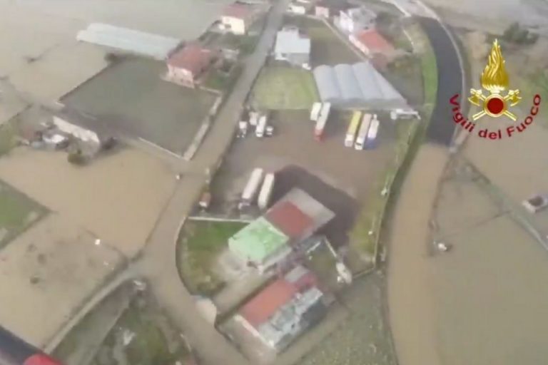 maltempo esonda il fiume Sarno