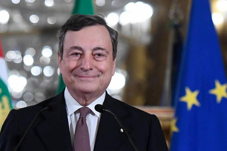 piano Draghi vaccino modello inglese