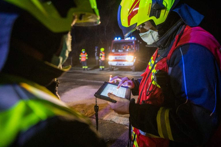 Tre anziani salvati da un incedio